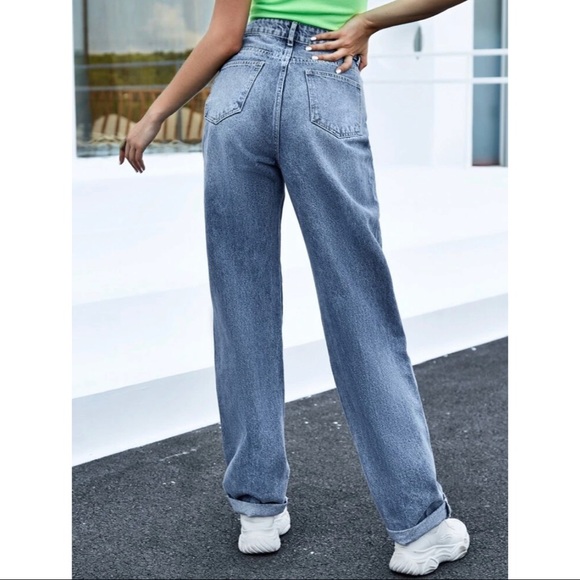 ⚠️SOLD⚠️ SHEIN High Waisted Baggy Jeans - Picture 2 of 8